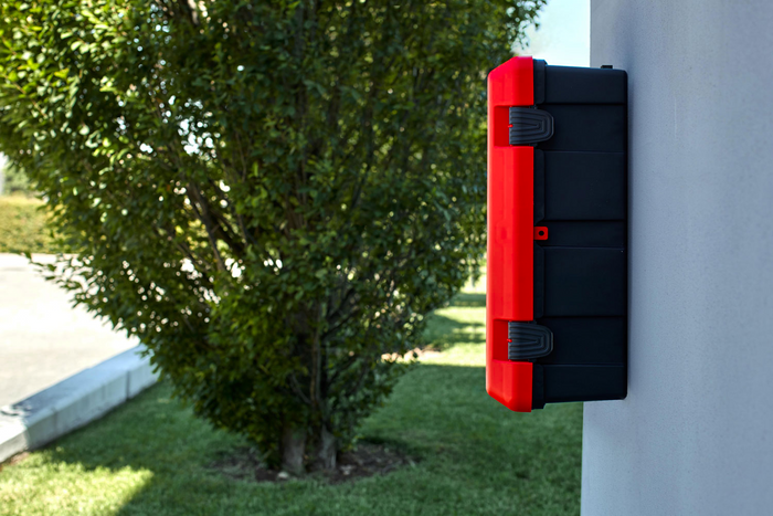 Brannslukningsboks 6 kg DAKEN 82020 ADAMANT 671x310x247mm rød