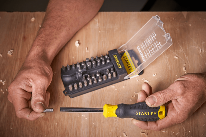 STANLEY MULTIBIT 34-delers skrutrekker med bitsett