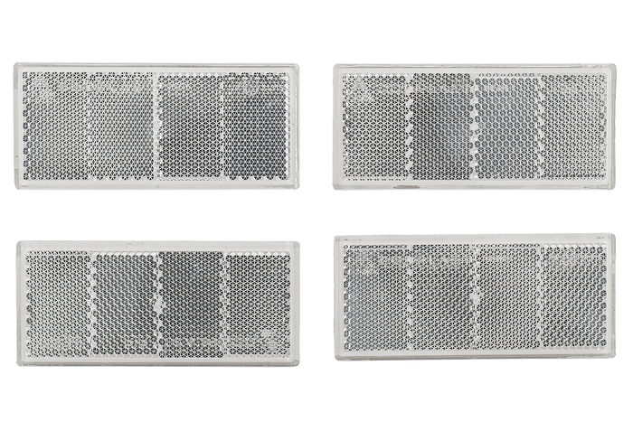 Sett: Fire hvite reflekser for tilhengere