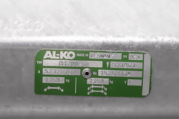 AL-KO COMPACT bremseaksel for tilhenger / bergingsbil 1350kg 1400mm 1850mm 5x112