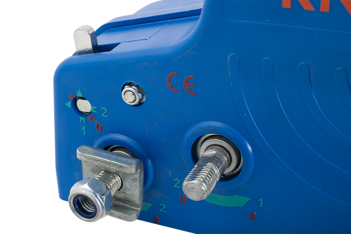 OUTLET Manuell vinsj for tilhenger KNOTT 1135kg med ståltau