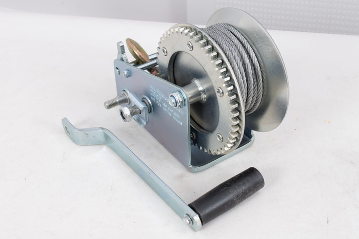 OUTLET Manuell vinsj for KNOTT-tilhenger 1135 kg med ståltau