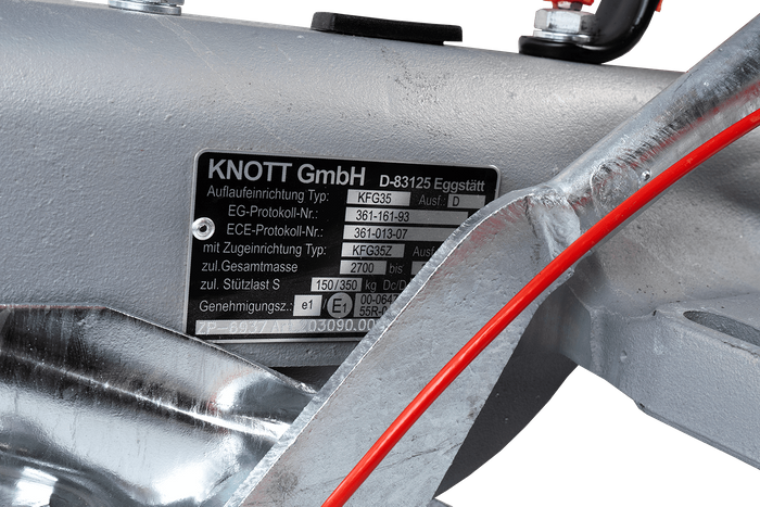 KNOTT KFG35D påløpsanordning med K35C-feste for en 3500 kg tilhenger med V-type drag