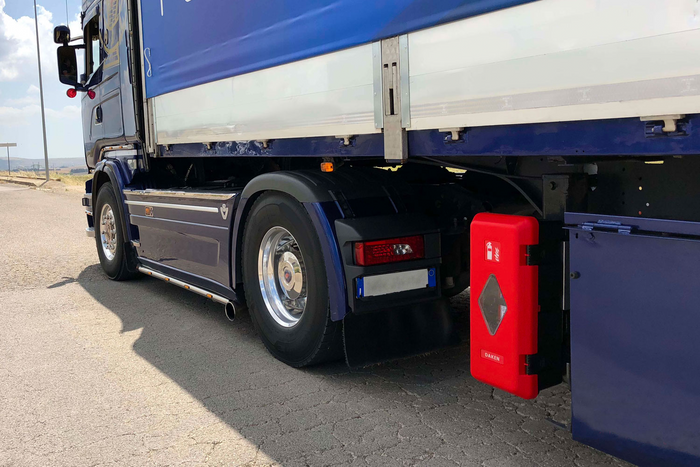 Brannslukningsboks 6 kg DAKEN 82020 ADAMANT 671x310x247mm rød