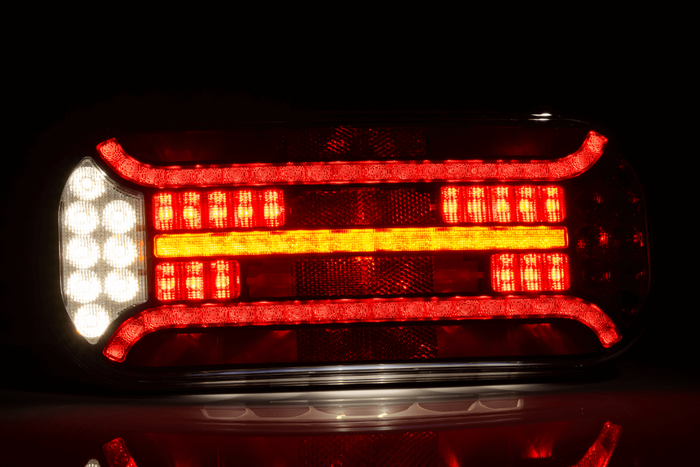 FRISTOM FT-600 LED baklykt, 6 funksjoner, høyre