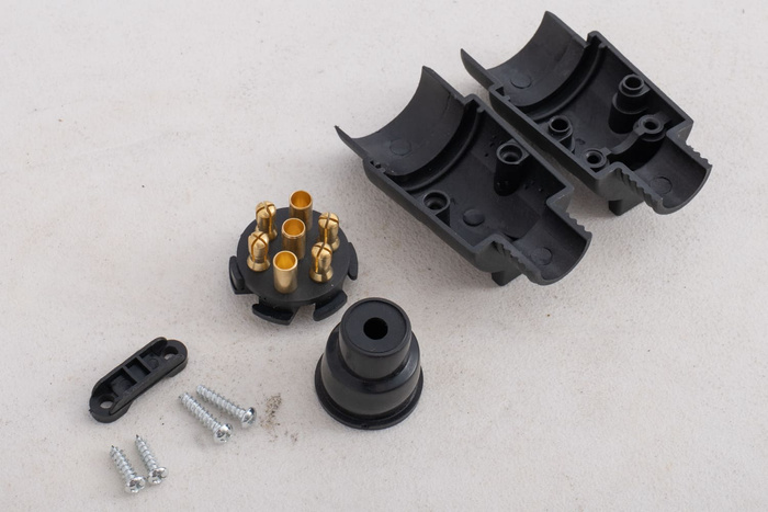 UTSTIKK 7-PIN KAMAR -plugg for tilhengerfeste