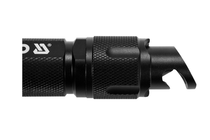 YATO YT-085609 LED 900lm multifunksjonslommelykt, powerbank, flaskeåpner, nødhammer