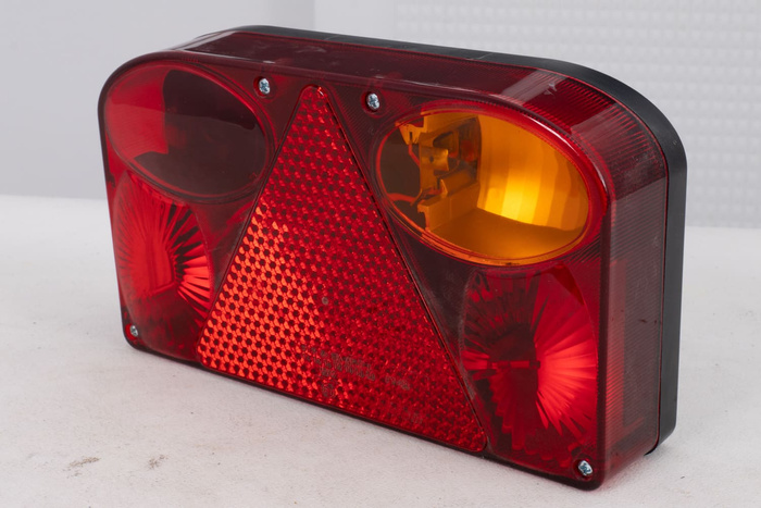 UTSLUTT Baklykt FRISTOM FT-088 6 funksjoner høyre