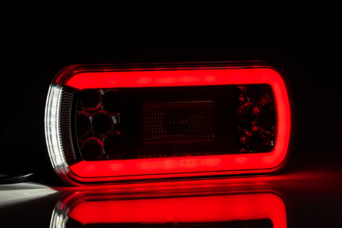 FRISTOM FT-130 COF LED-baklykt, 6 funksjoner, universal