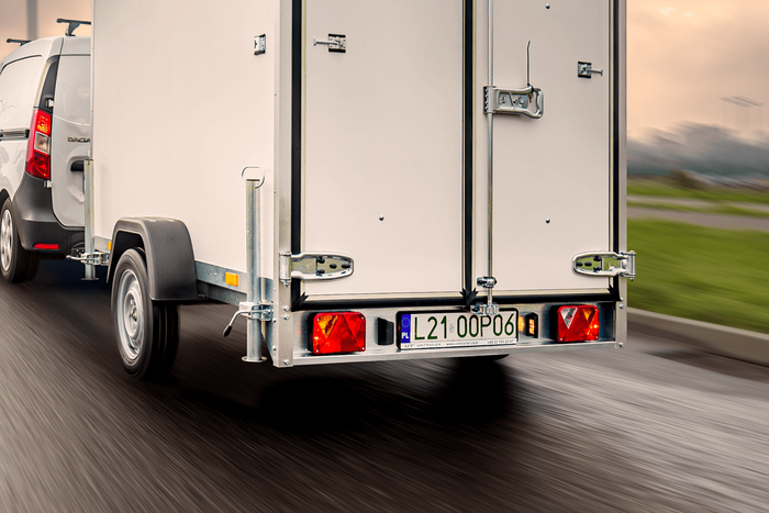 Lyssett: DOBPLAST DPT35 baklykter + ASPÖCK FLEXIPOINT I sidemarkeringslys + MANTES 5,2m 13-pinners ledningsnett