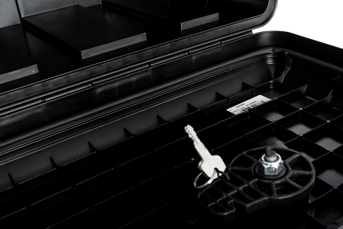 DAKEN 81108 JUST verktøykasse 826x500x470mm 127l med monteringsbraketter