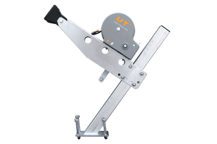 UNITRAILER stamme med vinsj og båthengerfeste