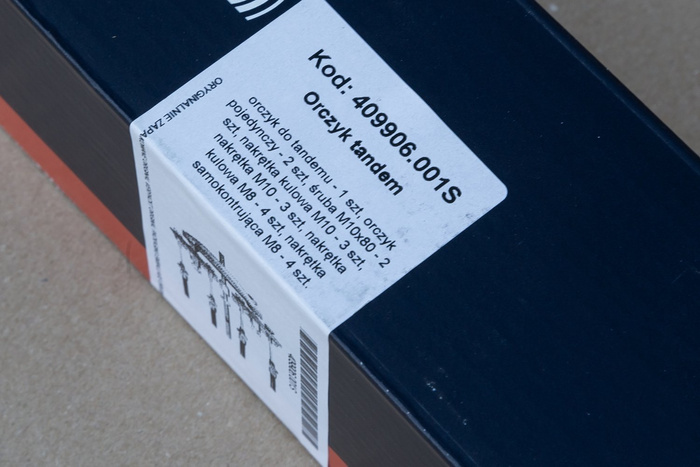 Dobbel T-stang for KNOTT bremseslanger for en toakslet tilhenger