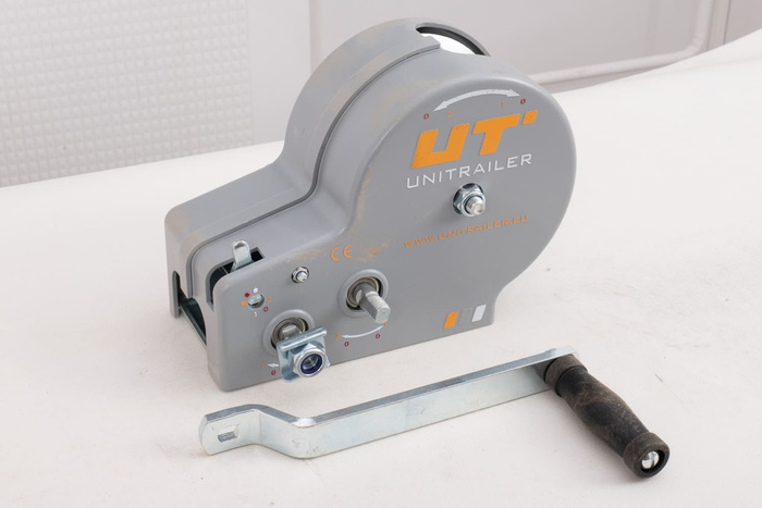 OUTLET Manuell vinsj for UNITRAILER 1150 kg tilhenger med tau