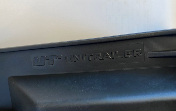 Hjørnehjørne som sikrer UNITRAILER transportbelter