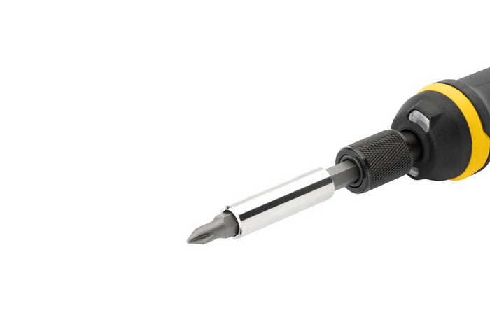 STANLEY 4V trådløs skrutrekker med lader og bits