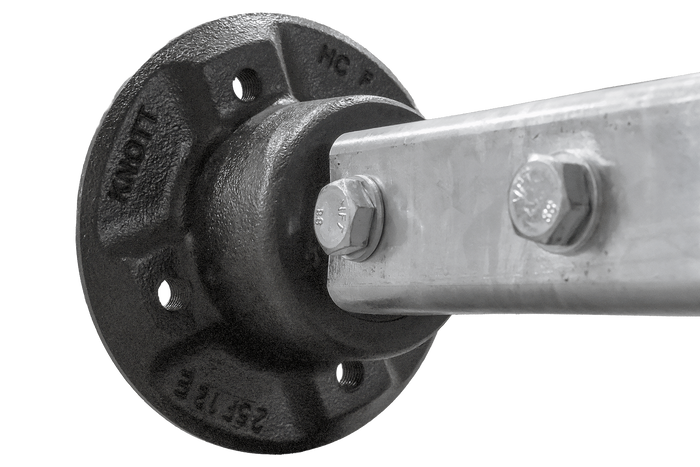 KNOTT VR7 ubremset stiv aksel med fjær for tilhenger 750 kg 1480 mm 1820 mm 4x100