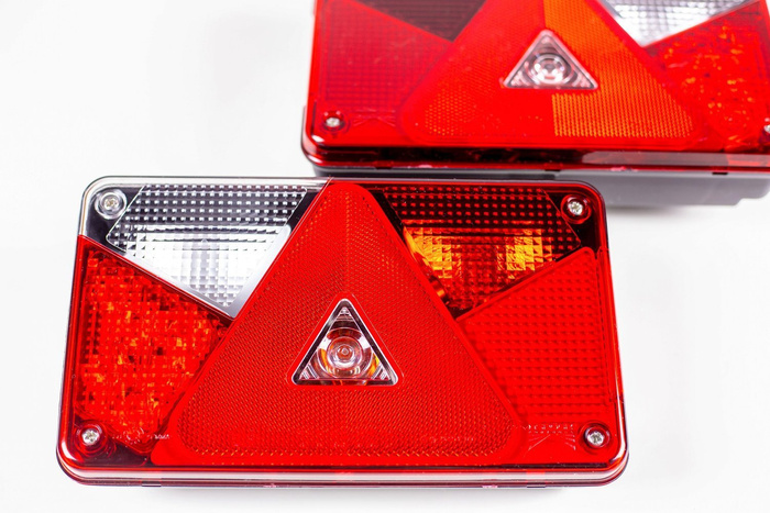 ASPÖCK LED-baklys + MANTES 7m 13-PIN sele