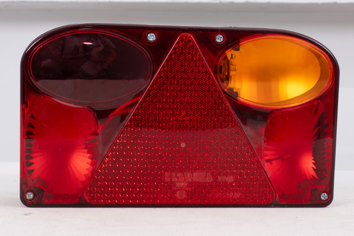 UTSLUTT Baklykt FRISTOM FT-088 6 funksjoner høyre