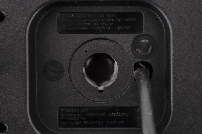 FRISTOM FT-130 COF LED-baklykt, 6 funksjoner, universal